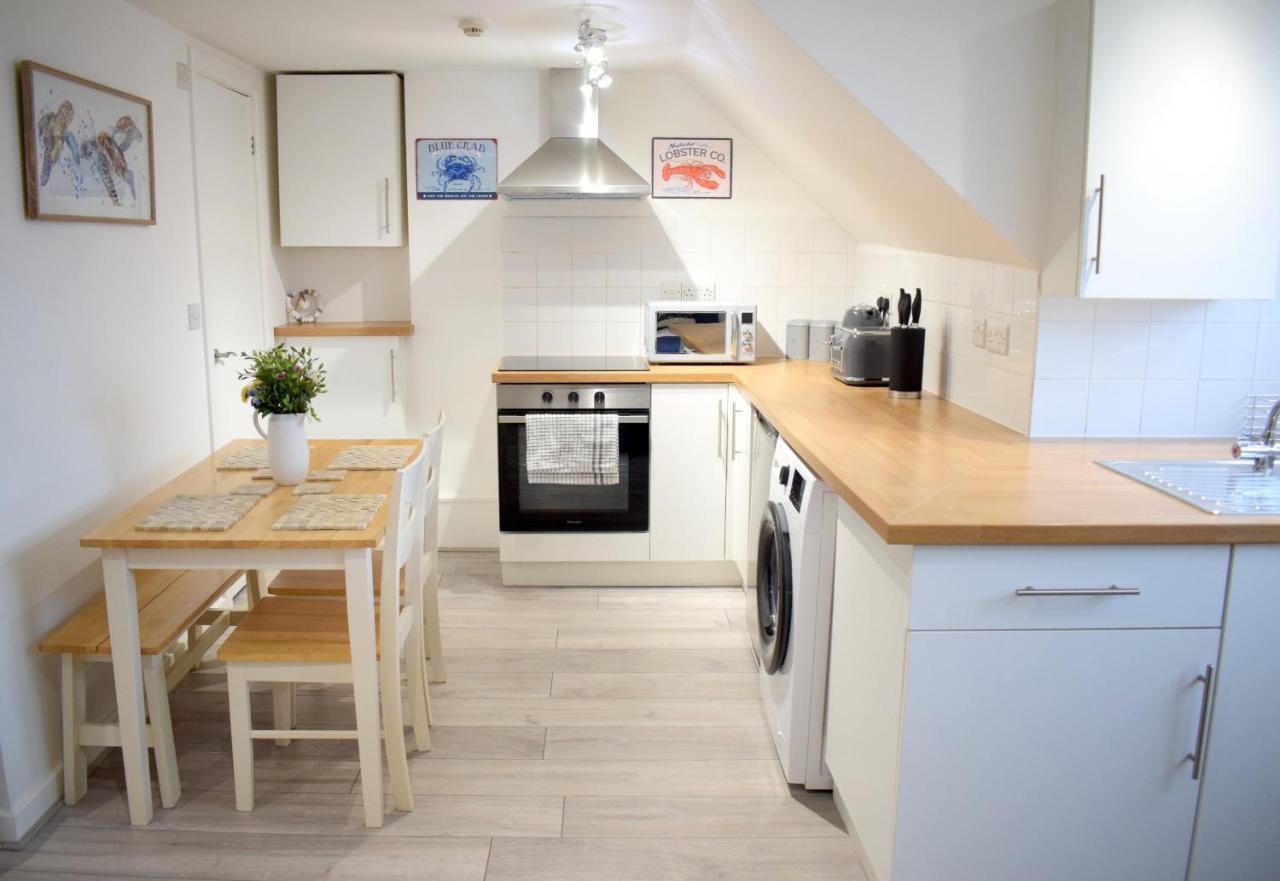 The Bay Beach Apartments Bournemouth Esterno foto