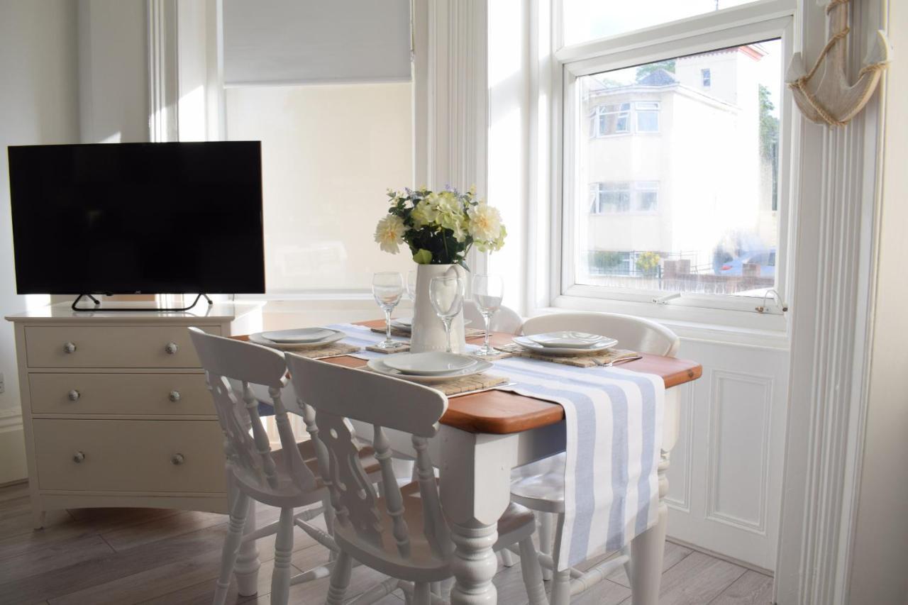 The Bay Beach Apartments Bournemouth Esterno foto